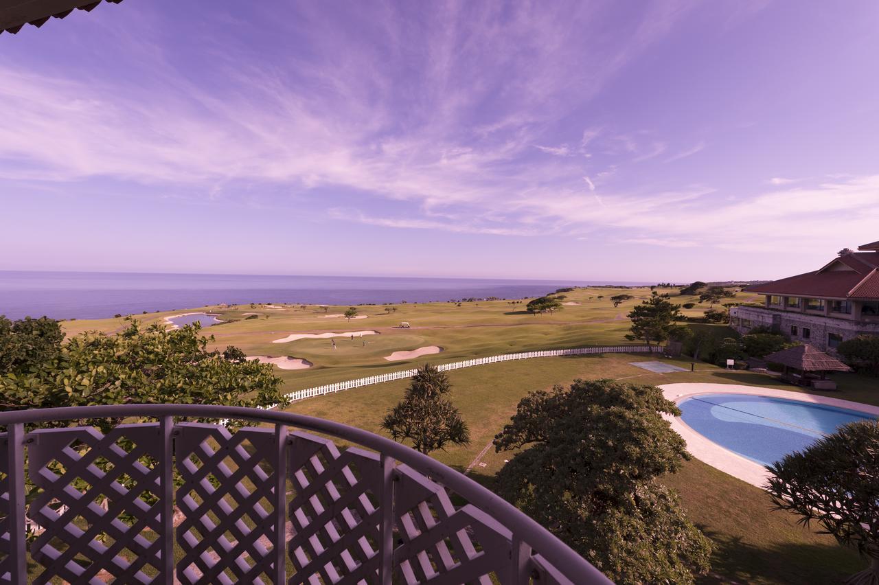 The Southern Links Resort Hotel Yaese Esterno foto