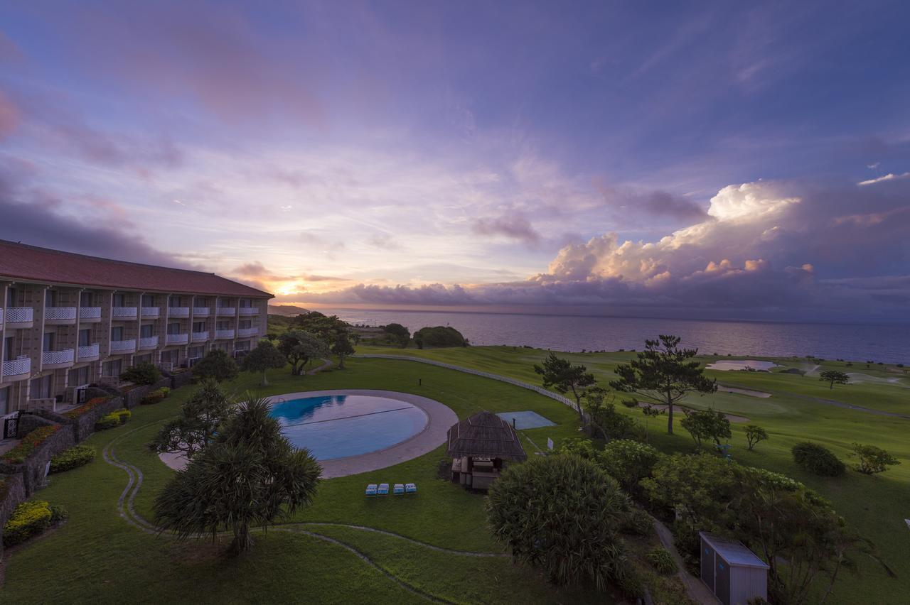 The Southern Links Resort Hotel Yaese Esterno foto