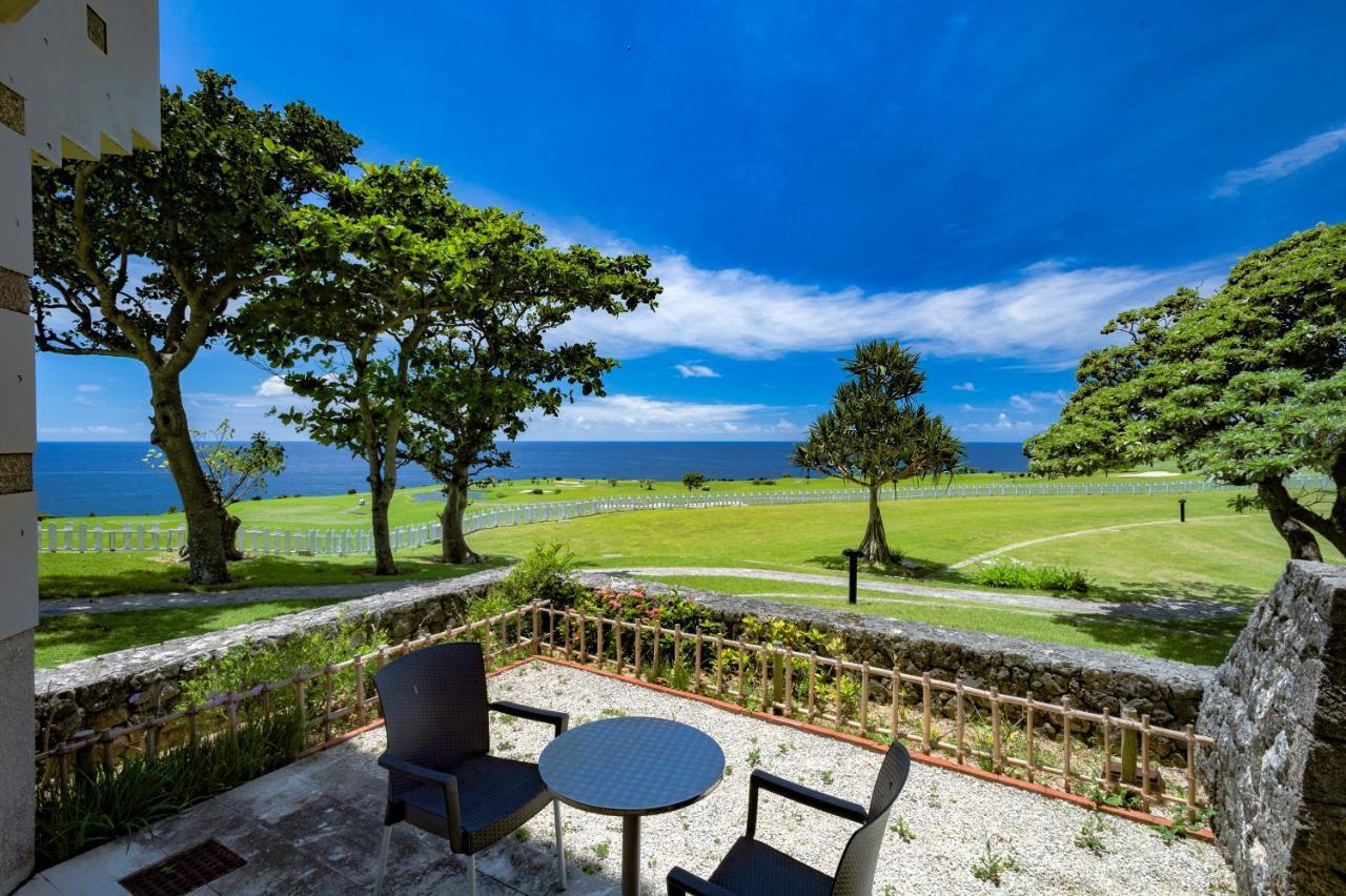 The Southern Links Resort Hotel Yaese Esterno foto