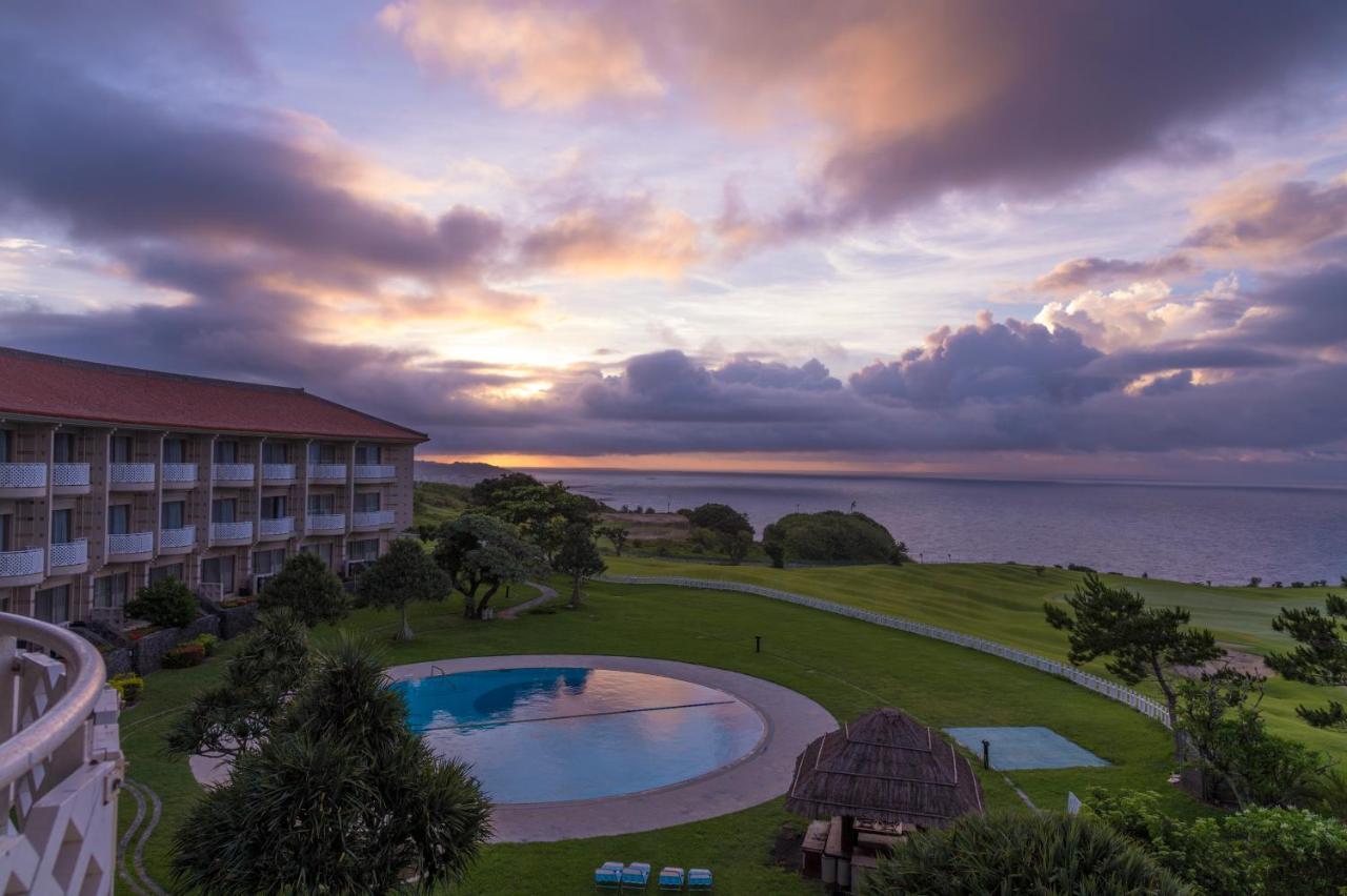 The Southern Links Resort Hotel Yaese Esterno foto